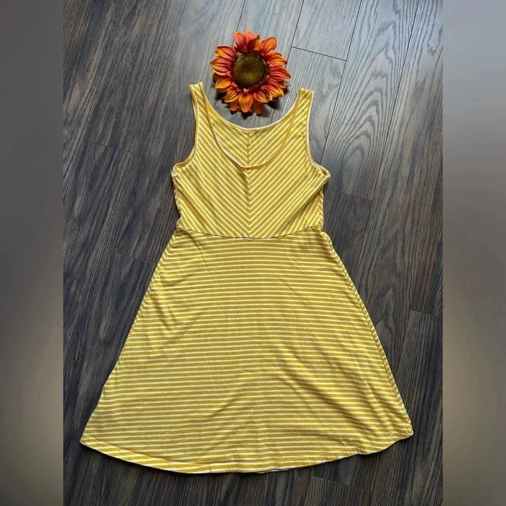 🌻5/$25🌻OLD NAVY Girls Yellow/White Striped Summer Dress | XL 14 |